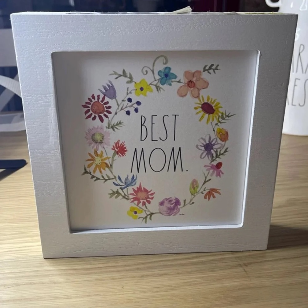 RAE DUNN BEST MOM. frame